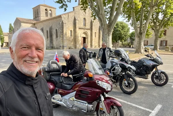Anton a jeho motorkárska partia